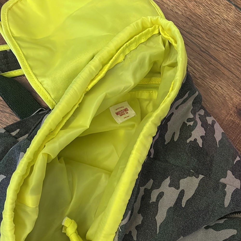 Backpack - Picture 7 of 7